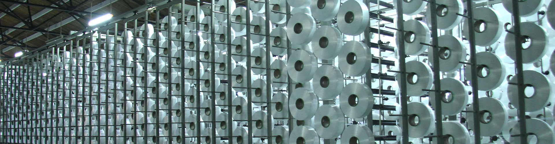 主要生產(chǎn)珊瑚絨、法蘭絨、舒棉絨、搖粒絨、PV絨等絨類產(chǎn)品面料